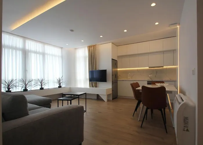 Belleview Apartment 8